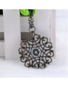 Bohemia Hollow Out Rhinestone Flower Round Pendant Necklace